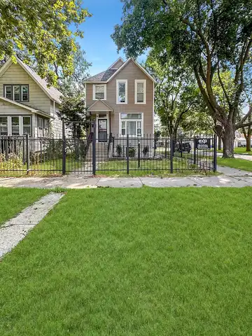8855 S Wallace Street, Chicago, IL 60620