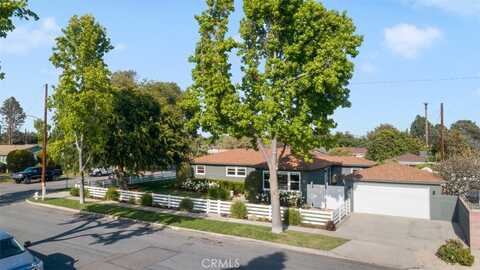 2327 Larchmont Avenue, Santa Ana, CA 92706