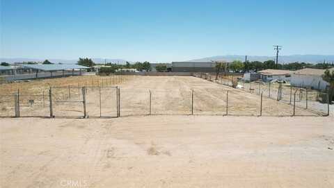 25 Tamarisk Avenue, Hesperia, CA 92345