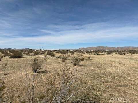 112 Colusa Rd, Apple Valley, CA 92307