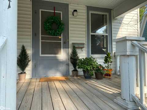 611 S 2Nd Street, Fairfield, IA 52556