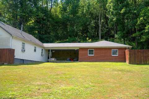7 Mayflower Lane, Mount Clare, WV 26408