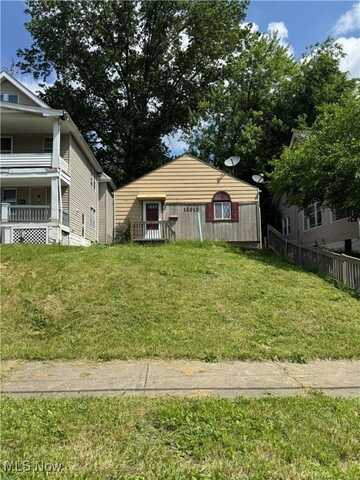 13613 Beachwood Avenue, Cleveland, OH 44105