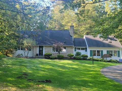 5827 Briarwood Lane, Solon, OH 44139