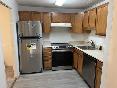131 English Village Road, Manchester, NH 03102