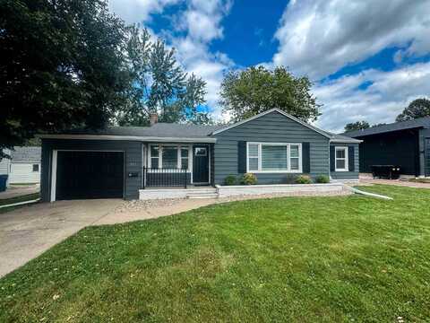 217 4TH ST SW, Orange City, IA 51041
