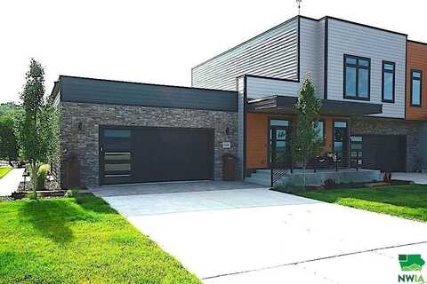 2606 Flatwater Drive, South Sioux City, NE 68776