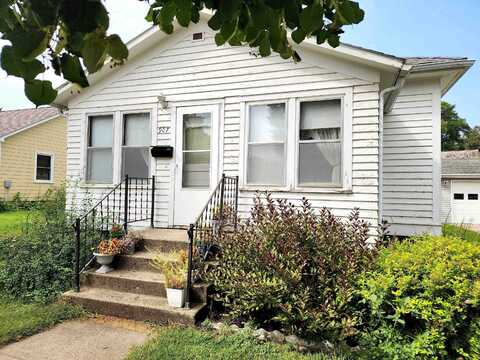 907 Grant St., Boyden, IA 51234