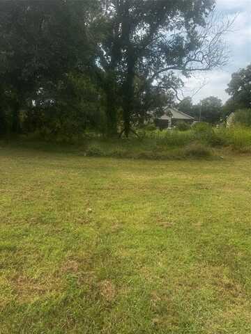 105 S Brazos Avenue, Cleburne, TX 76031