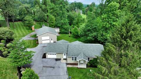 611 Texter Mountain Rd, Robesonia, PA 19551