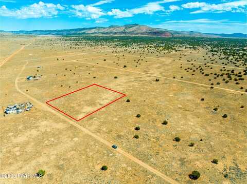 53257 N Arroyo Drive, Seligman, AZ 86337