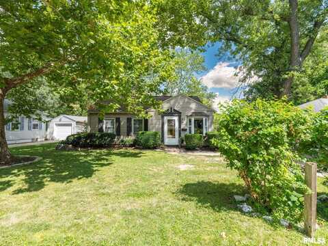 327 W BARRINGTON Road, Peoria, IL 61614