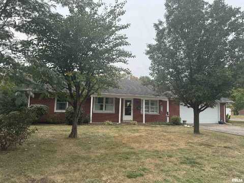 800 DOGWOOD Lane, Marion, IL 62959