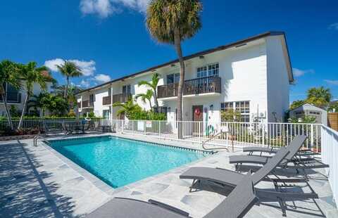 1917 NE 3rd St, Deerfield Beach, FL 33441