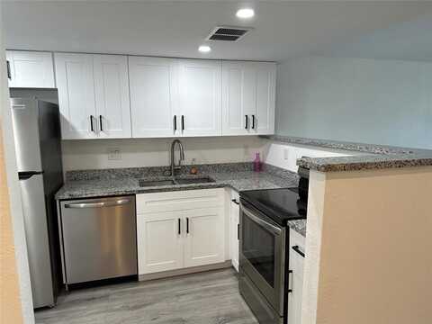 3740 Inverrary Dr, Lauderhill, FL 33319