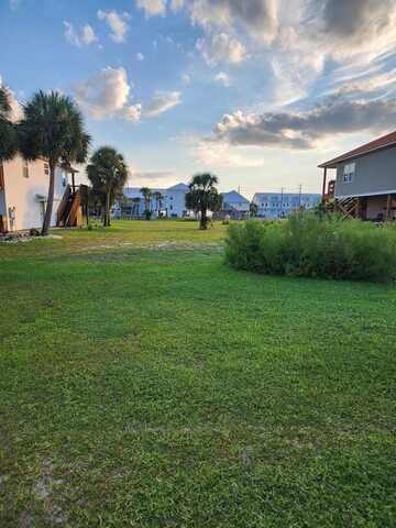 8135 Americus Ave, Port Saint Joe, FL 32456