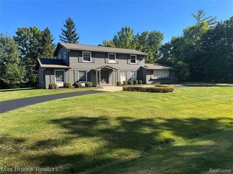 3200 Hartslock Woods Drive, West Bloomfield, MI 48322
