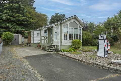 1210 SE 48TH PL, Lincoln City, OR 97367