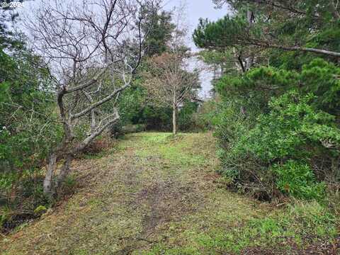 11th ST, Port Orford, OR 97465