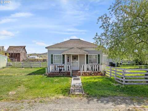 710 SCHOOL ST, Haines, OR 97833