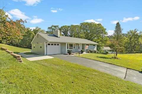 4309 Cresthill DR, Roanoke, VA 24018