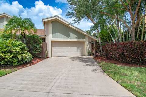 7837 Kenway Place W, Boca Raton, FL 33433
