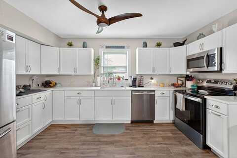 6379 SE Lake Circle Drive, Stuart, FL 34997