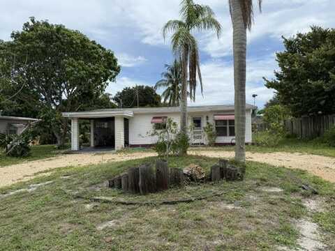 1581 NE Maureen Court, Jensen Beach, FL 34957