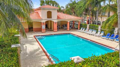 302 Santa Catalina Circle, North Lauderdale, FL 33068