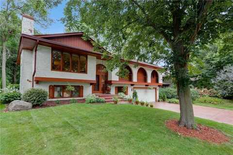 160 Brentwood Drive, New Brighton, MN 55112