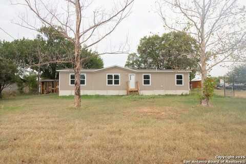 19545 FM 463, Devine, TX 78016