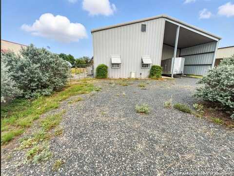 214 Star Ln, Pipe Creek, TX 78063