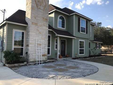 1211 Devine Dr., Devine, TX 78016