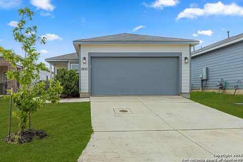 3833 Ivy Path, Saint Hedwig, TX 78152