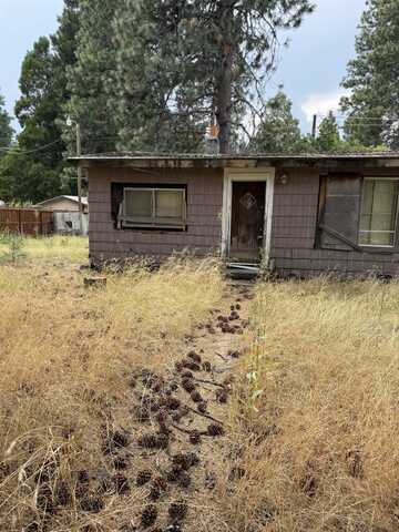 19315 Brookside Ave, Weed, CA 96067