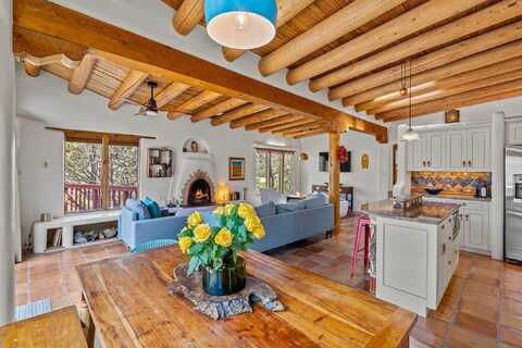 996 Paseo Del Sur, Santa Fe, NM 87501