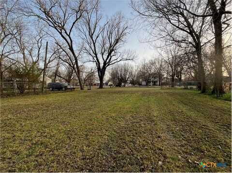 211 E Trinity Street, Groesbeck, TX 76642