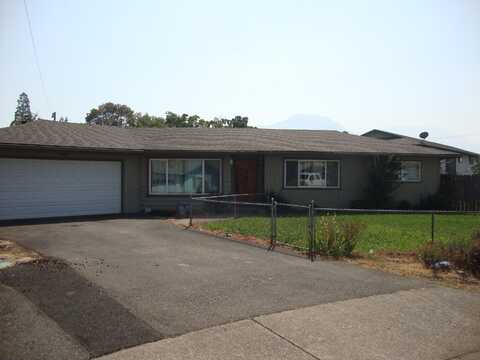 1405 NE Laura Court, Grants Pass, OR 97526