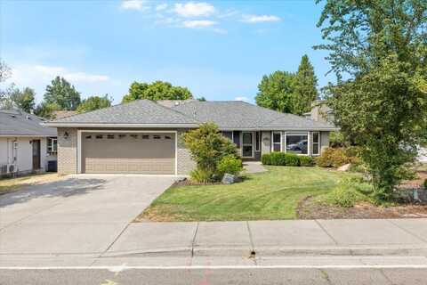 3079 Sycamore Way, Medford, OR 97504