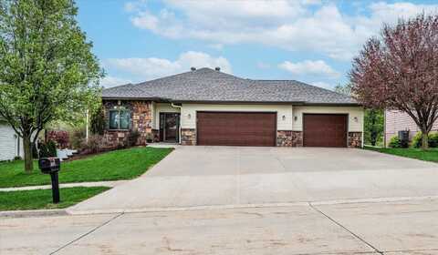 302 E EAST VIEW Drive, COUNCIL BLUFFS, IA 51503