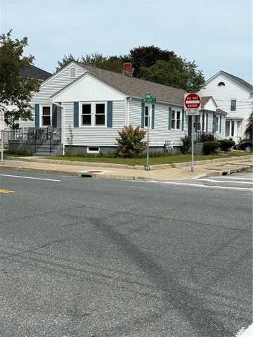 315 Smithfield Avenue, Pawtucket, RI 02860