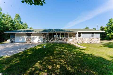 2709 NW Harris Road, Kalkaska, MI 49646