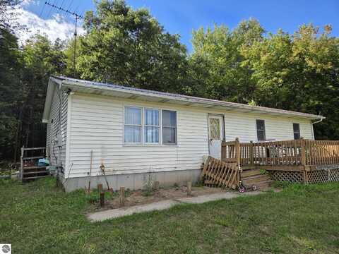 13071 30th Avenue, Remus, MI 49340