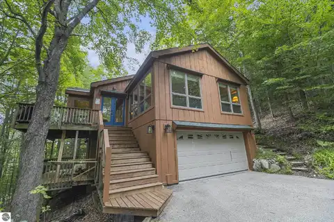 13005 S Partridge Run Drive, Traverse City, MI 49684