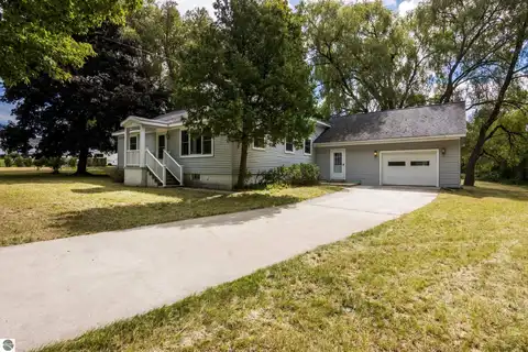7294 E Fouch Road, Traverse City, MI 49684