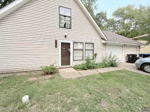 3704 SW 34th ST, Topeka, KS 66614