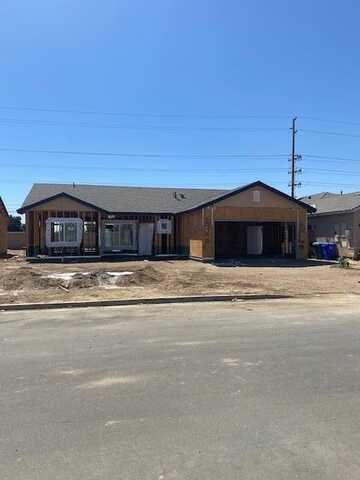 1137 S Royal Oak Court E, Porterville, CA 93257