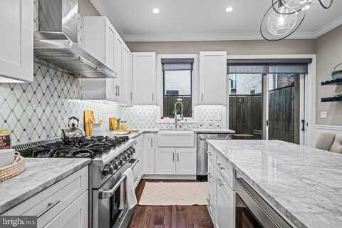 854 S FRONT STREET, PHILADELPHIA, PA 19147