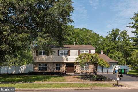 325 TOLL DRIVE, SOUTHAMPTON, PA 18966