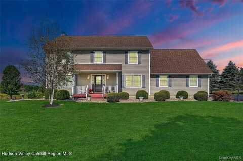 31 Trapps View Farm Road, Wallkill, NY 12589
